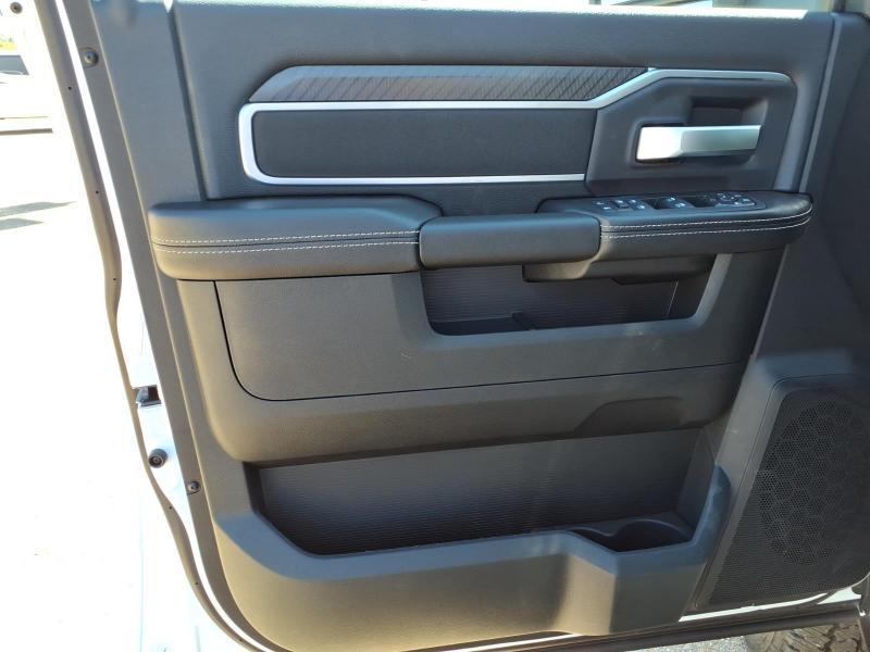 RAM 2500 Tradesman Crew Cab SWB 4WD 2027