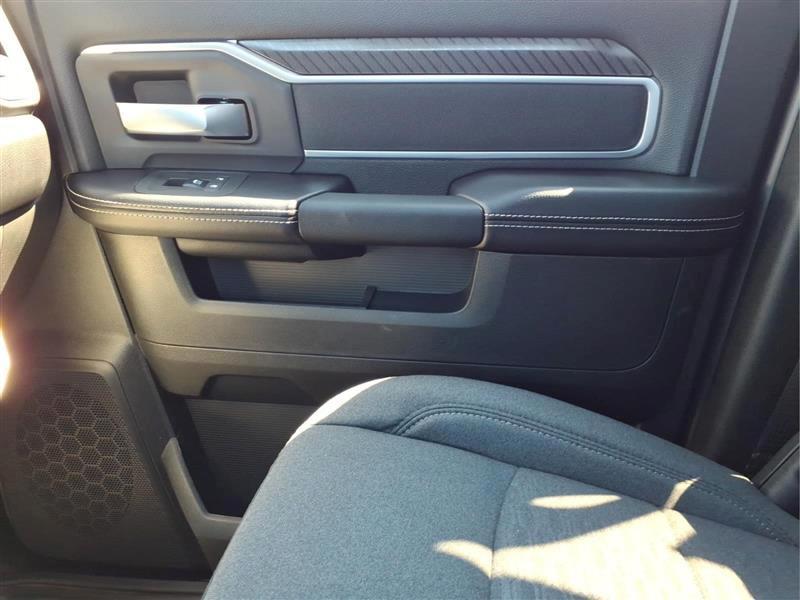 RAM 2500 Tradesman Crew Cab SWB 4WD 2027