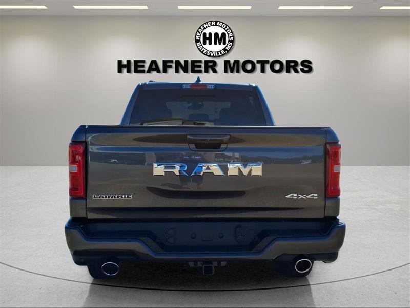 RAM 1500 Laramie Crew Cab SWB 4WD 2027