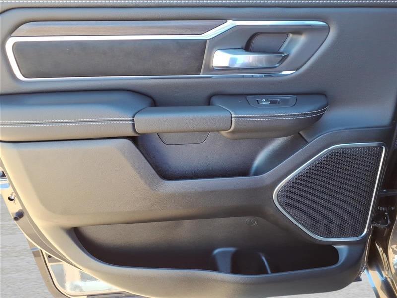 RAM 1500 Laramie Crew Cab SWB 4WD 2027