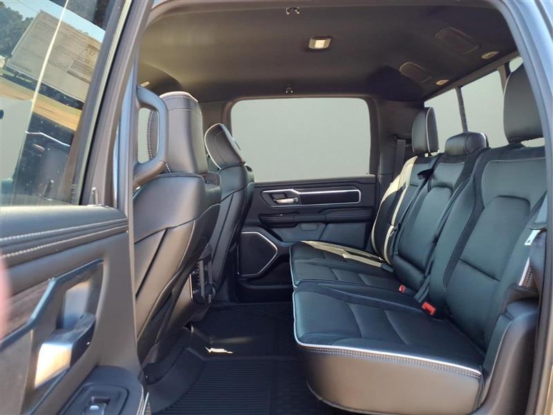 RAM 1500 Laramie Crew Cab SWB 4WD 2027