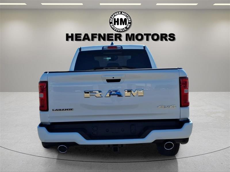 RAM 1500 Laramie Crew Cab SWB 4WD 2027
