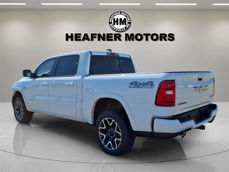 RAM 1500 Laramie Crew Cab SWB 4WD 2027
