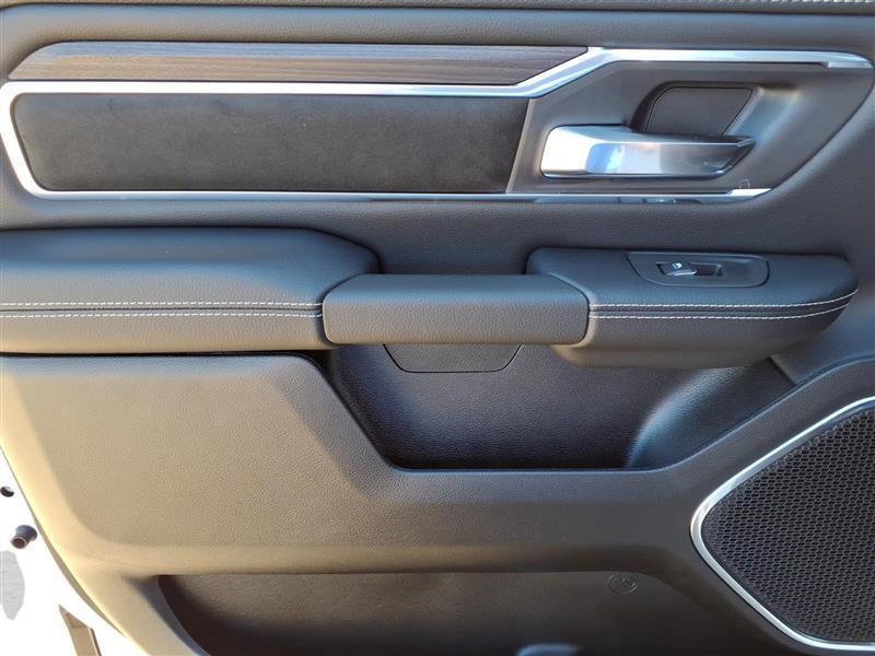RAM 1500 Laramie Crew Cab SWB 4WD 2027