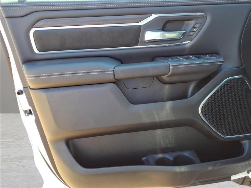 RAM 1500 Laramie Crew Cab SWB 4WD 2027