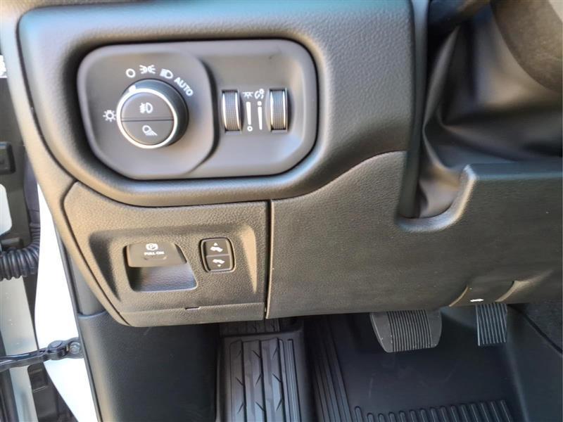 RAM 1500 Laramie Crew Cab SWB 4WD 2027