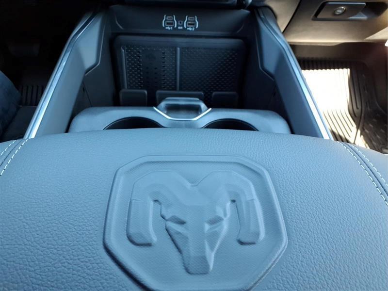 RAM 1500 Laramie Crew Cab SWB 4WD 2027