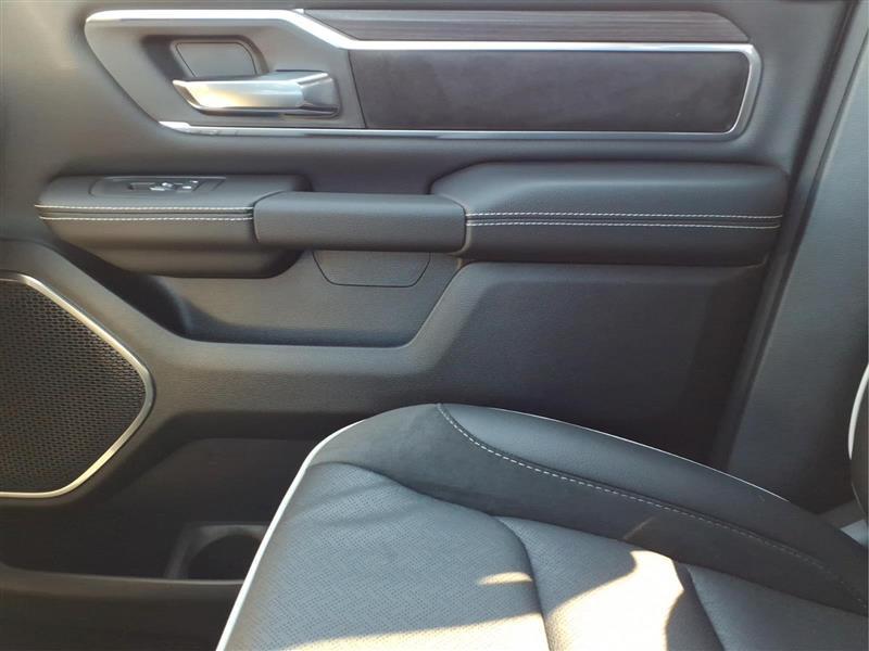 RAM 1500 Laramie Crew Cab SWB 4WD 2027