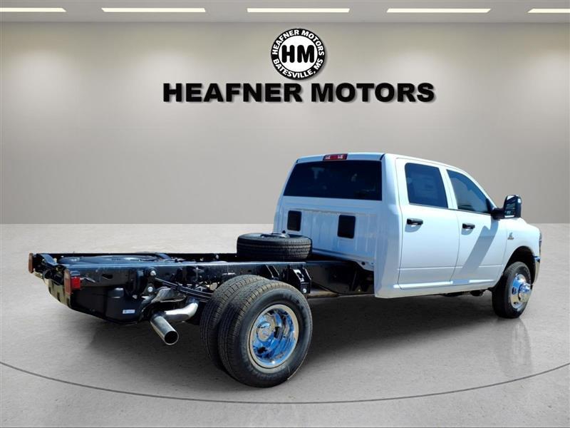 RAM 3500 Crew Cab 4WD DRW 2027
