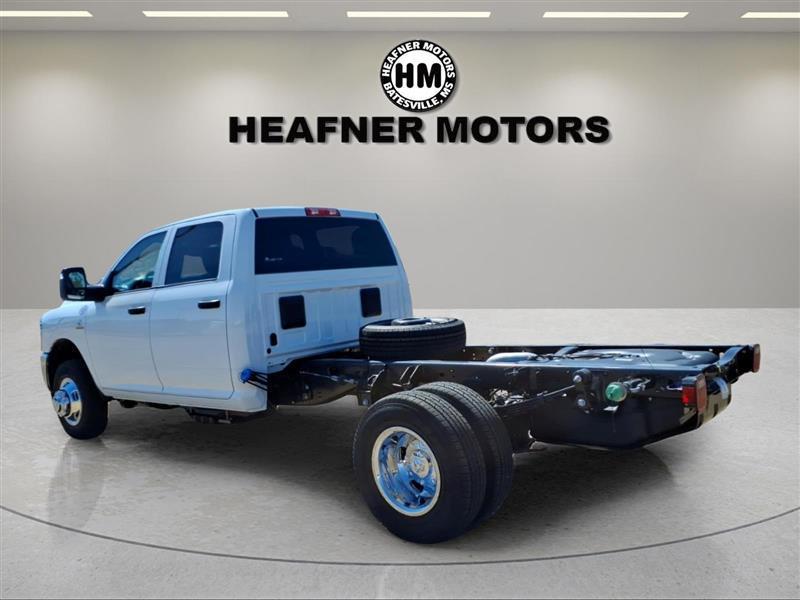 RAM 3500 Crew Cab 4WD DRW 2027