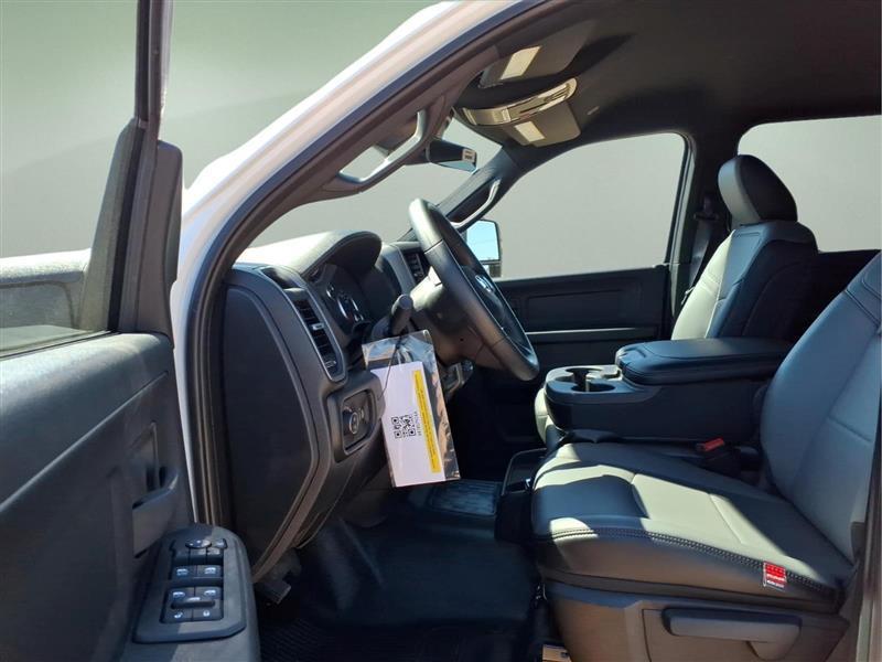 RAM 3500 Crew Cab 4WD DRW 2027