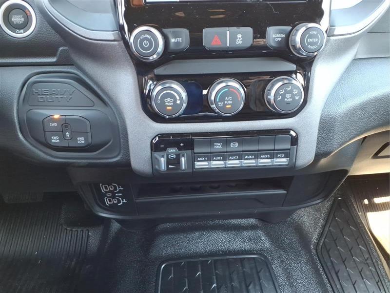 RAM 3500 Crew Cab 4WD DRW 2027