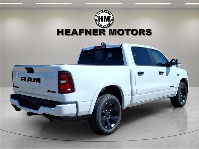RAM 1500 Big Horn Crew Cab SWB 4WD 2027