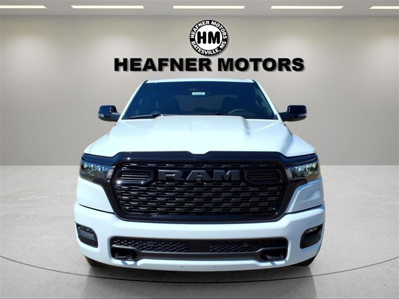 RAM 1500 Big Horn Crew Cab SWB 4WD 2027