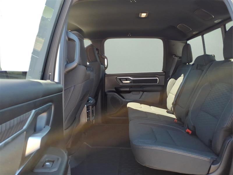 RAM 1500 Big Horn Crew Cab SWB 4WD 2027