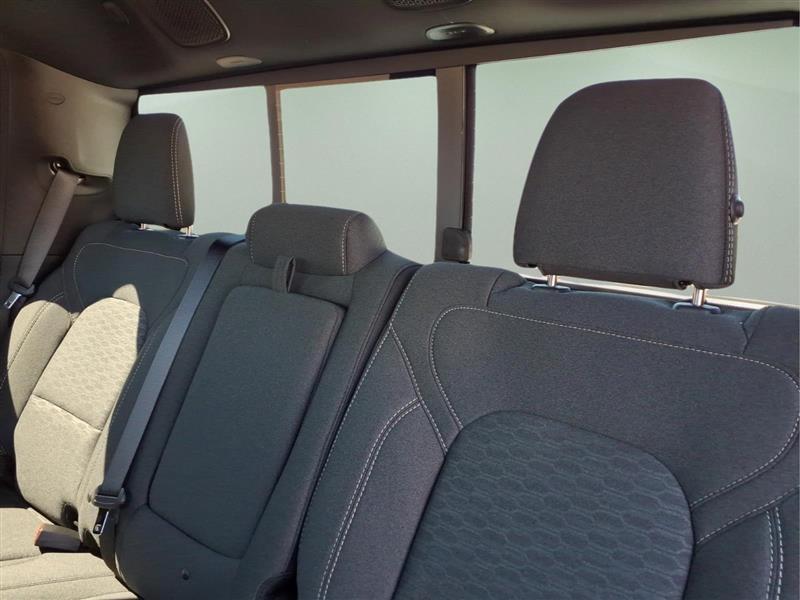 RAM 1500 Big Horn Crew Cab SWB 4WD 2027