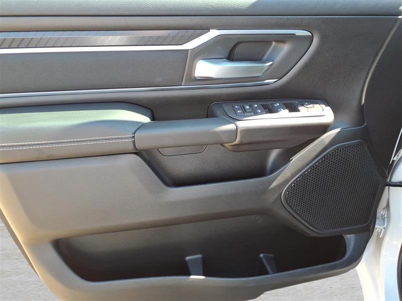 RAM 1500 Big Horn Crew Cab SWB 4WD 2027