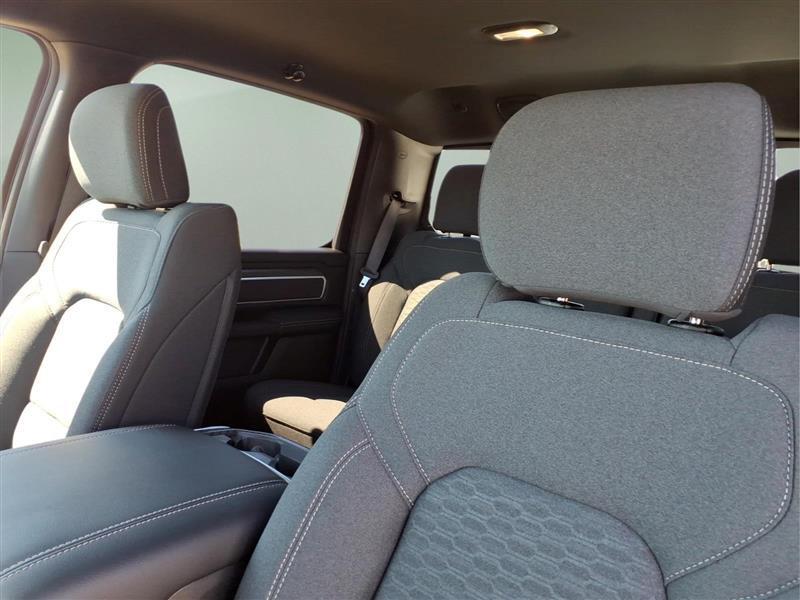 RAM 1500 Big Horn Crew Cab SWB 4WD 2027