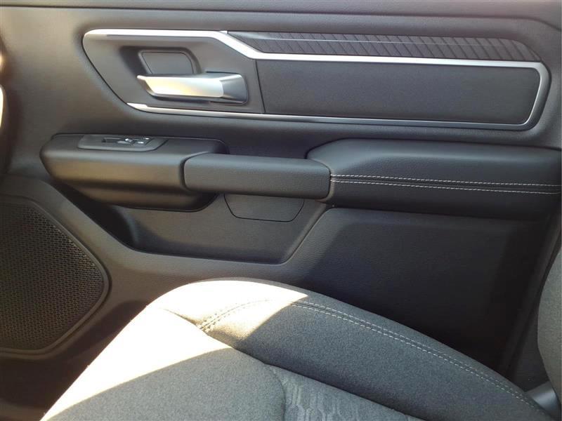 RAM 1500 Big Horn Crew Cab SWB 4WD 2027