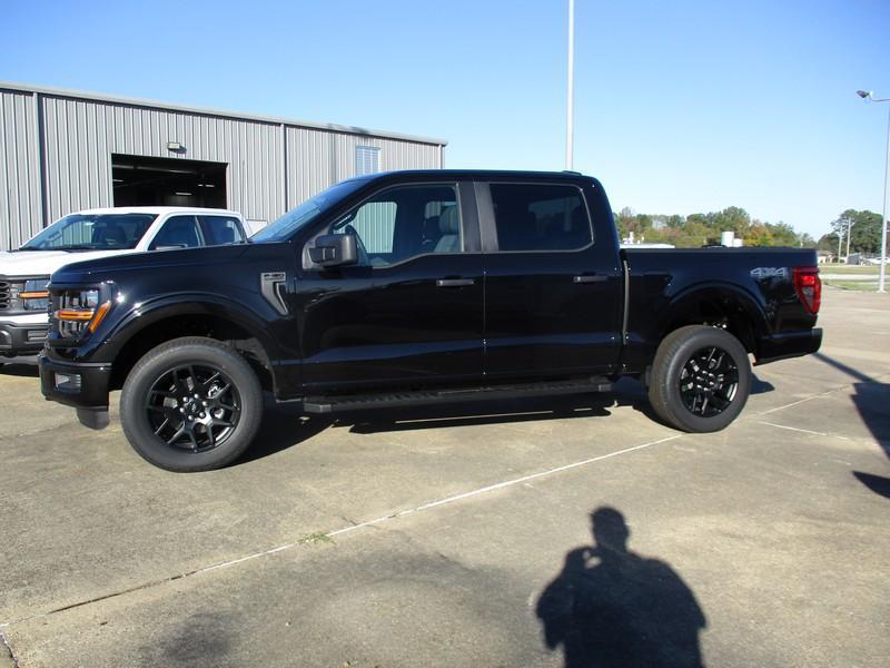 Ford F-150 STX SuperCrew 4WD 2025