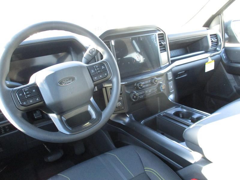 Ford F-150 STX SuperCrew 4WD 2025