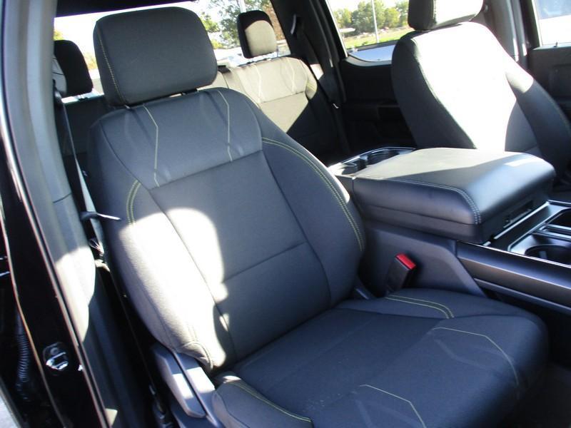 Ford F-150 STX SuperCrew 4WD 2025