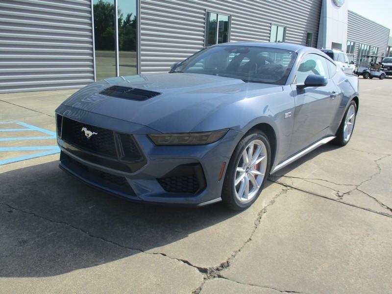 Ford Mustang GT Premium Coupe 2025