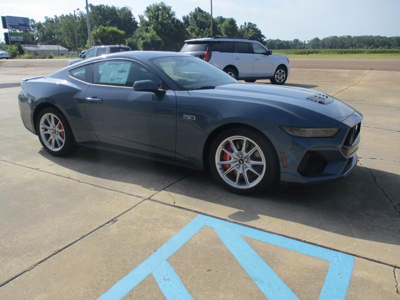 Ford Mustang GT Premium Coupe 2025