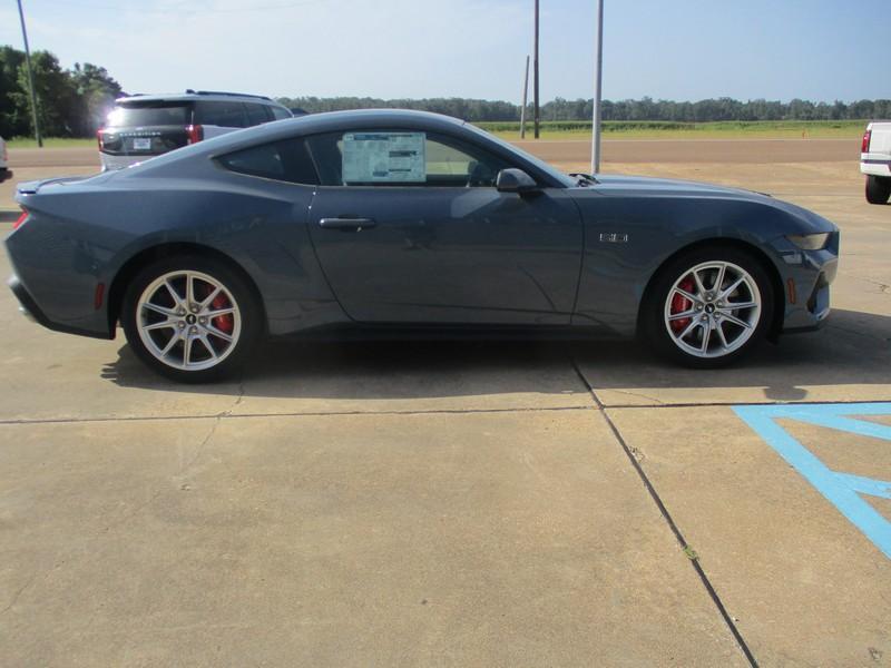 Ford Mustang GT Premium Coupe 2025