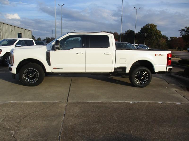2026 Ford F-250 SD Platinum Crew Cab 4WD