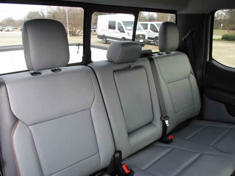 Ford F-150 Lariat SuperCrew 4WD 2025