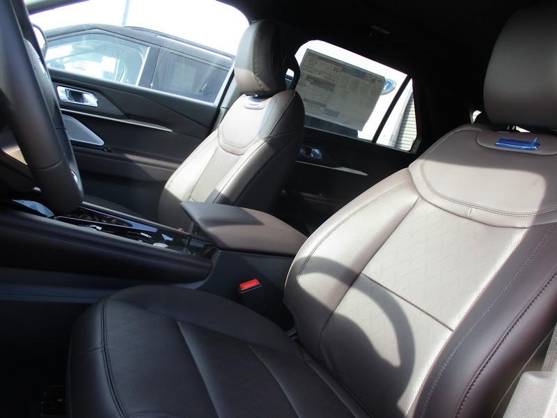 Ford Explorer Platinum 2026