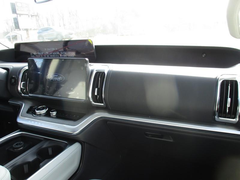 Ford Expedition Platinum 4WD 2025