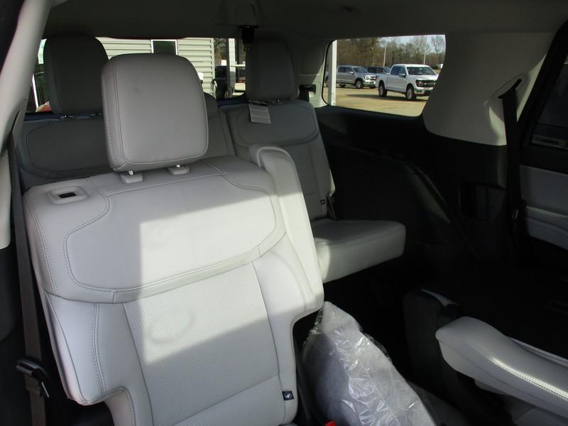 Ford Expedition Platinum 4WD 2025