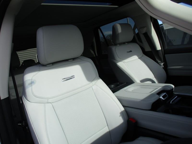 Ford Expedition Platinum 4WD 2025