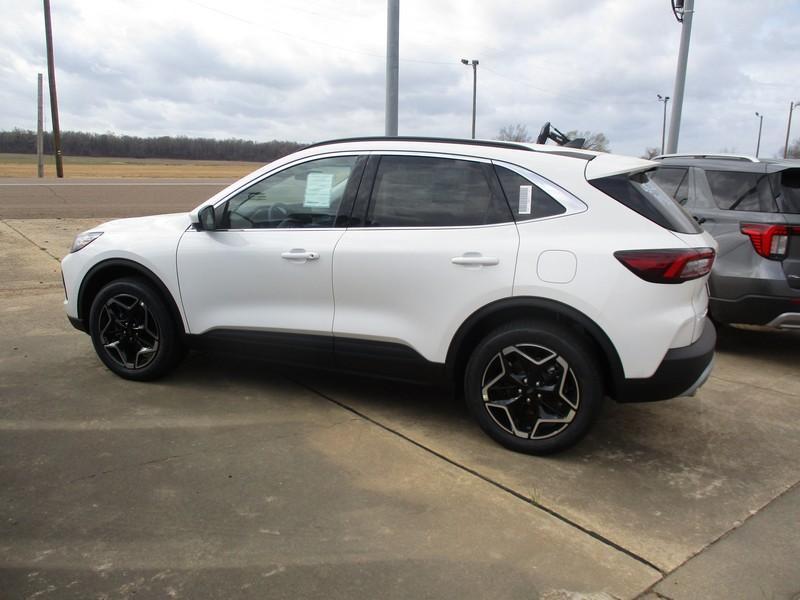 Ford Escape Platinum AWD 2026