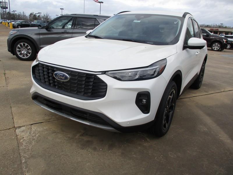 Ford Escape Platinum AWD 2026