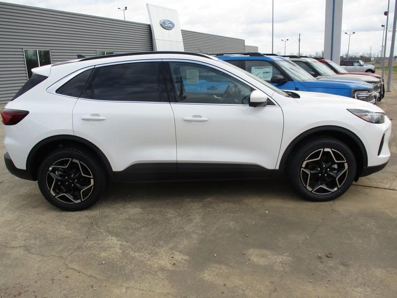 Ford Escape Platinum AWD 2026