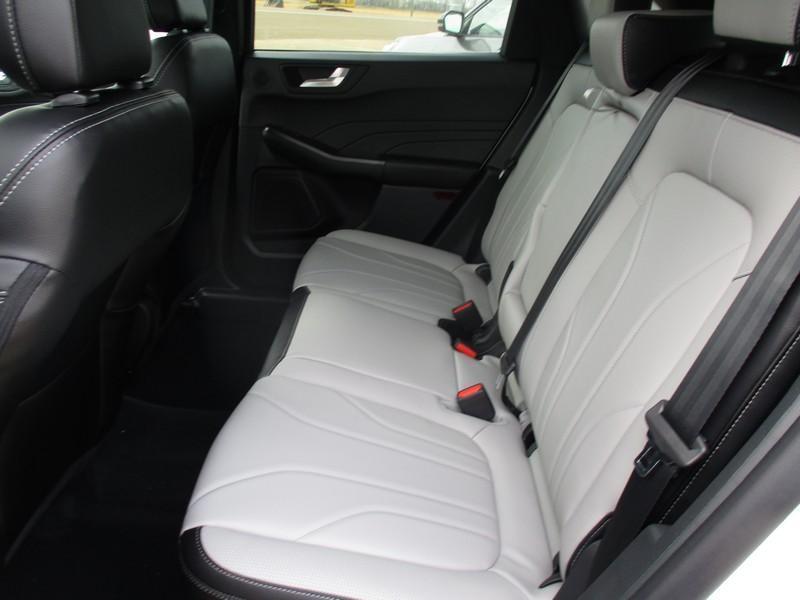 Ford Escape Platinum AWD 2026