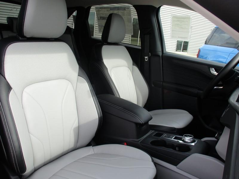 Ford Escape Platinum AWD 2026