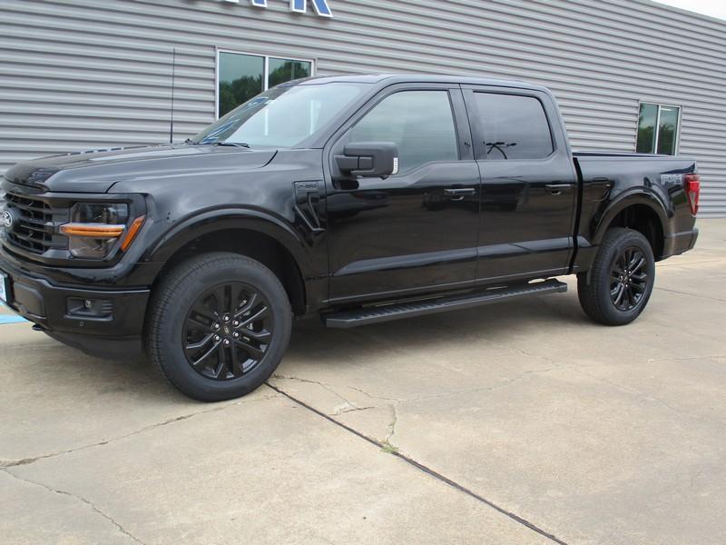 Ford F-150 XLT SuperCrew 4WD 2026