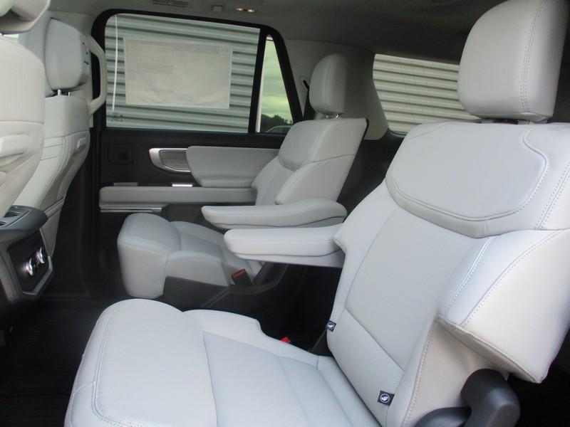 Ford Expedition MAX Platinum 2027