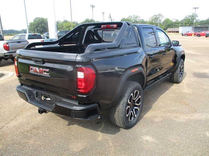 GMC Canyon AT4 Crew Cab 4WD 2025 GMC Canyon AT4 Crew Cab 4WD 2025