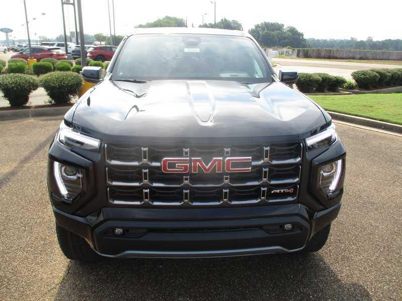GMC Canyon AT4 Crew Cab 4WD 2025 GMC Canyon AT4 Crew Cab 4WD 2025
