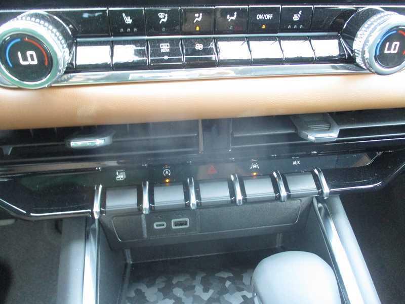 GMC Canyon AT4 Crew Cab 4WD 2025 GMC Canyon AT4 Crew Cab 4WD 2025