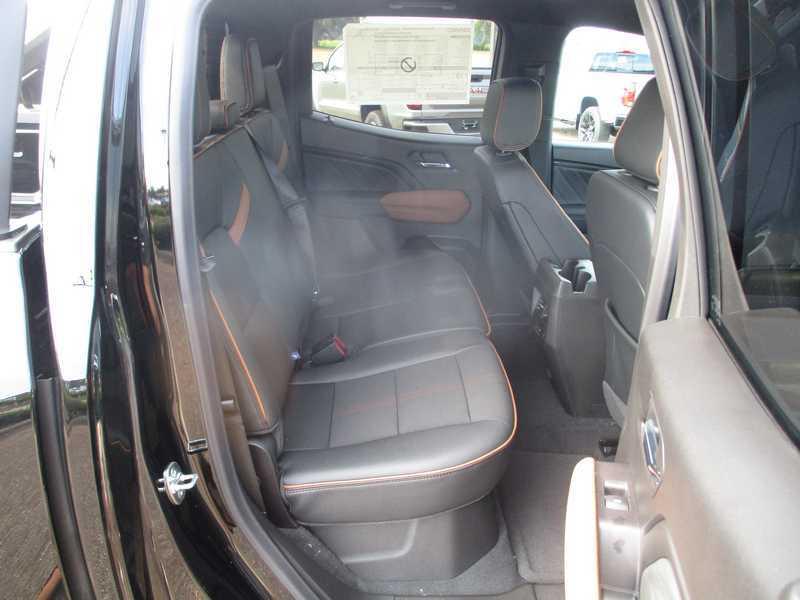 GMC Canyon AT4 Crew Cab 4WD 2025 GMC Canyon AT4 Crew Cab 4WD 2025