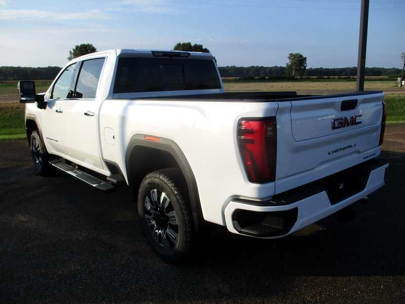 GMC Sierra 2500HD Denali Crew Cab 4WD SB 2025 GMC Sierra 2500HD Denali Crew Cab 4WD SB 2025