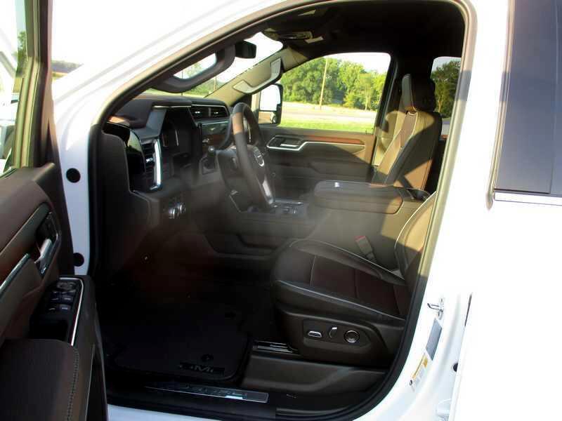 GMC Sierra 2500HD Denali Crew Cab 4WD SB 2025 GMC Sierra 2500HD Denali Crew Cab 4WD SB 2025
