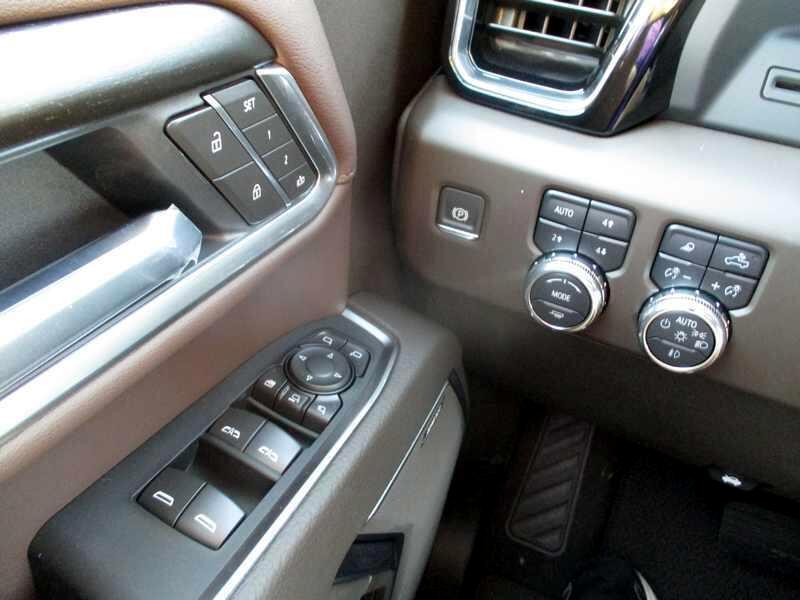 GMC Sierra 2500HD Denali Crew Cab 4WD SB 2025 GMC Sierra 2500HD Denali Crew Cab 4WD SB 2025