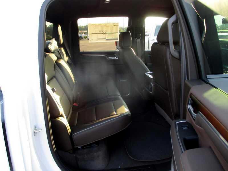 GMC Sierra 2500HD Denali Crew Cab 4WD SB 2025 GMC Sierra 2500HD Denali Crew Cab 4WD SB 2025